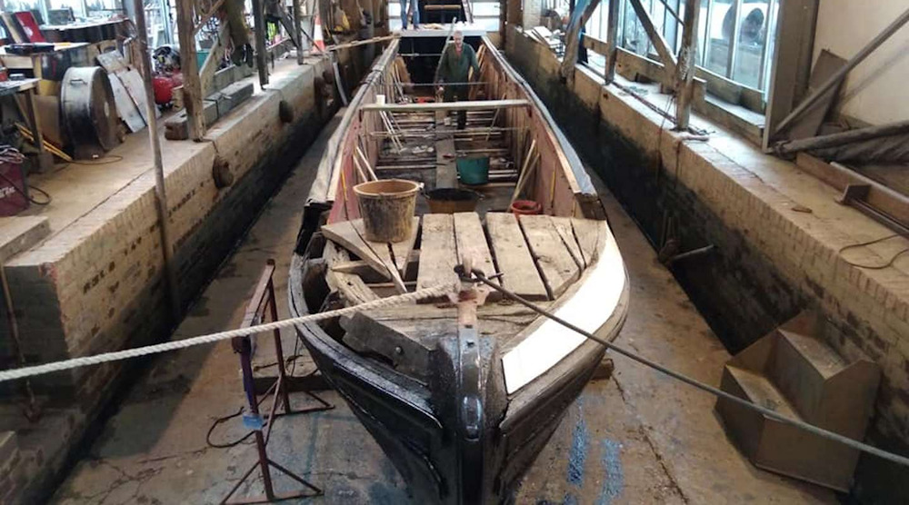 Hardy in Tooley's Dock